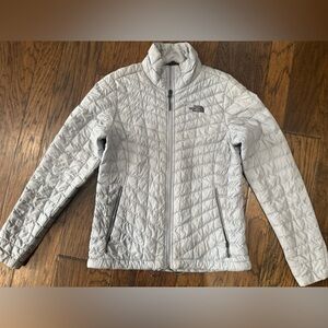 Women's NorthFace Thermoball Gray Quilted Jacket size Medium